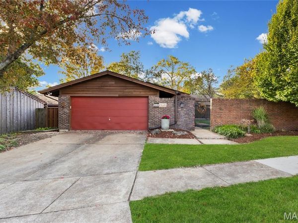 13078 Ferntrails Lane, Creve Coeur, MO 63141