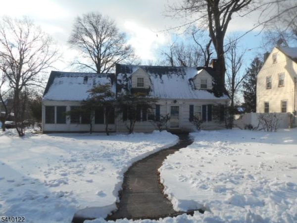 52 E Sumner Ave, Roselle Park, NJ 07204