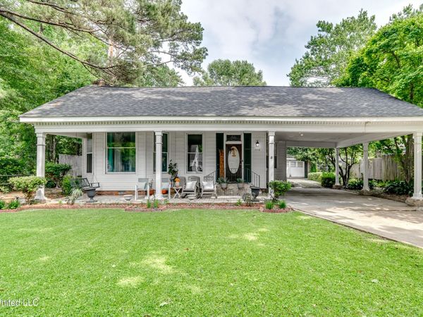 1110 Jackson Avenue, Yazoo City, MS 39194