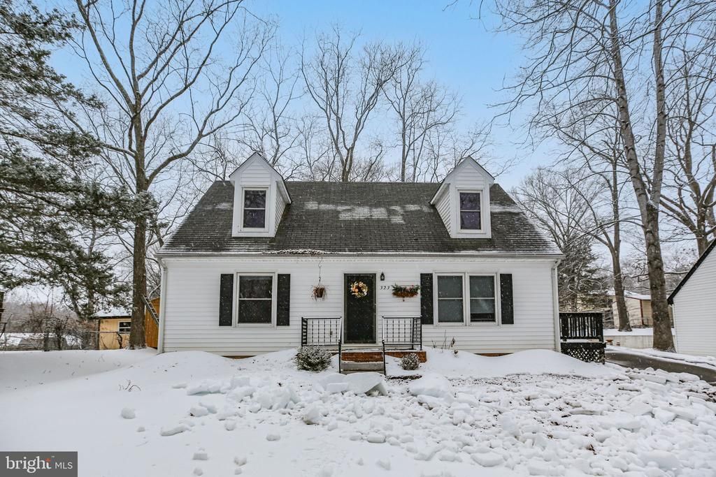 323 Burman Lane, Fredericksburg, VA 22407 Main Photo