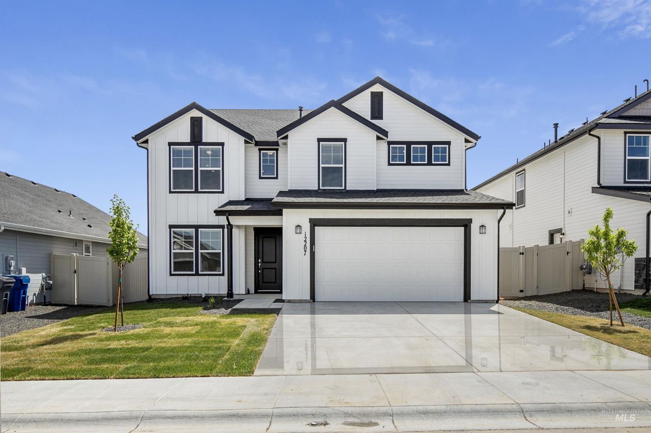 7807 E Meriwether Dr, Nampa, ID 83687 Main Photo