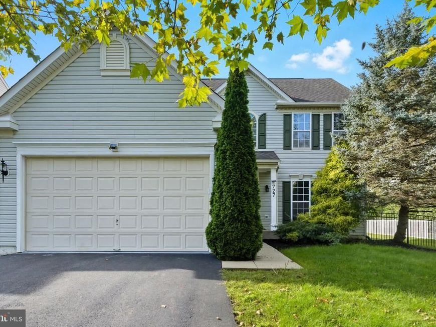 727 Brighton Way, New Hope, PA 18938 Main Photo