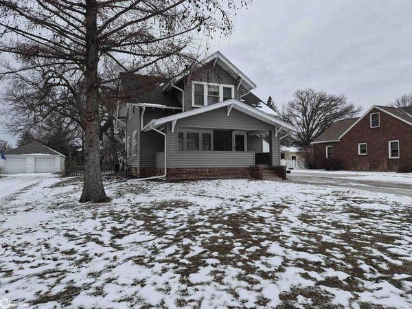929 Elm Street, Grinnell, IA 50112