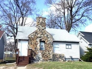 671 E Mansfield Avenue, Pontiac, MI 48340