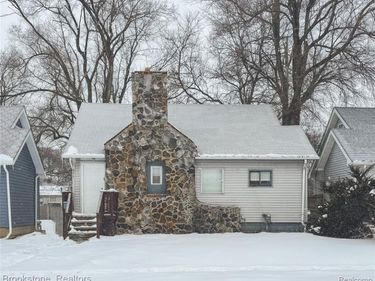 671 E Mansfield Avenue, Pontiac, MI 48340