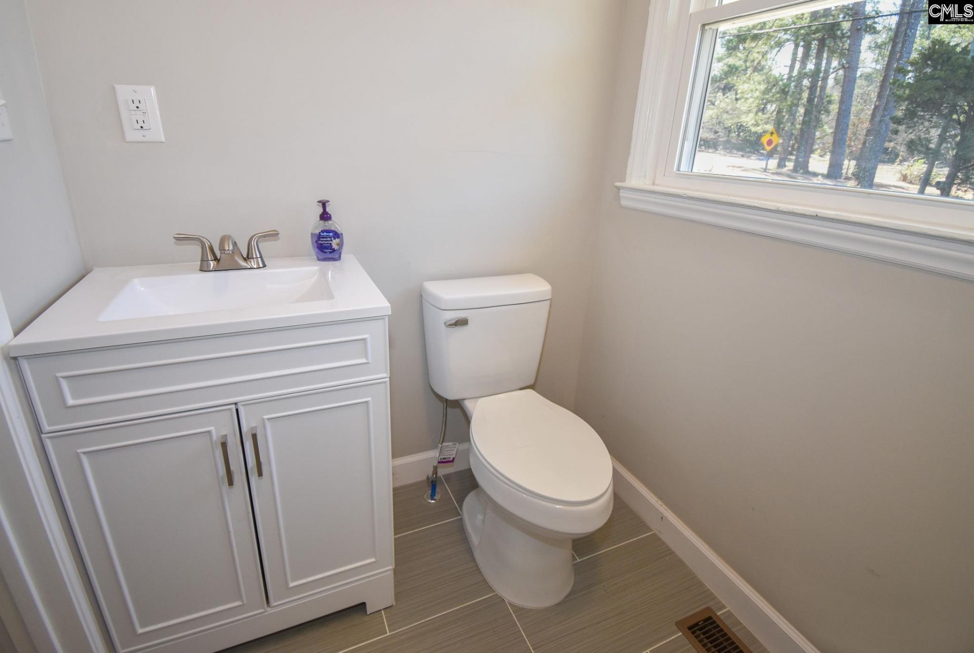 5400 Pinestraw Road Photo 10