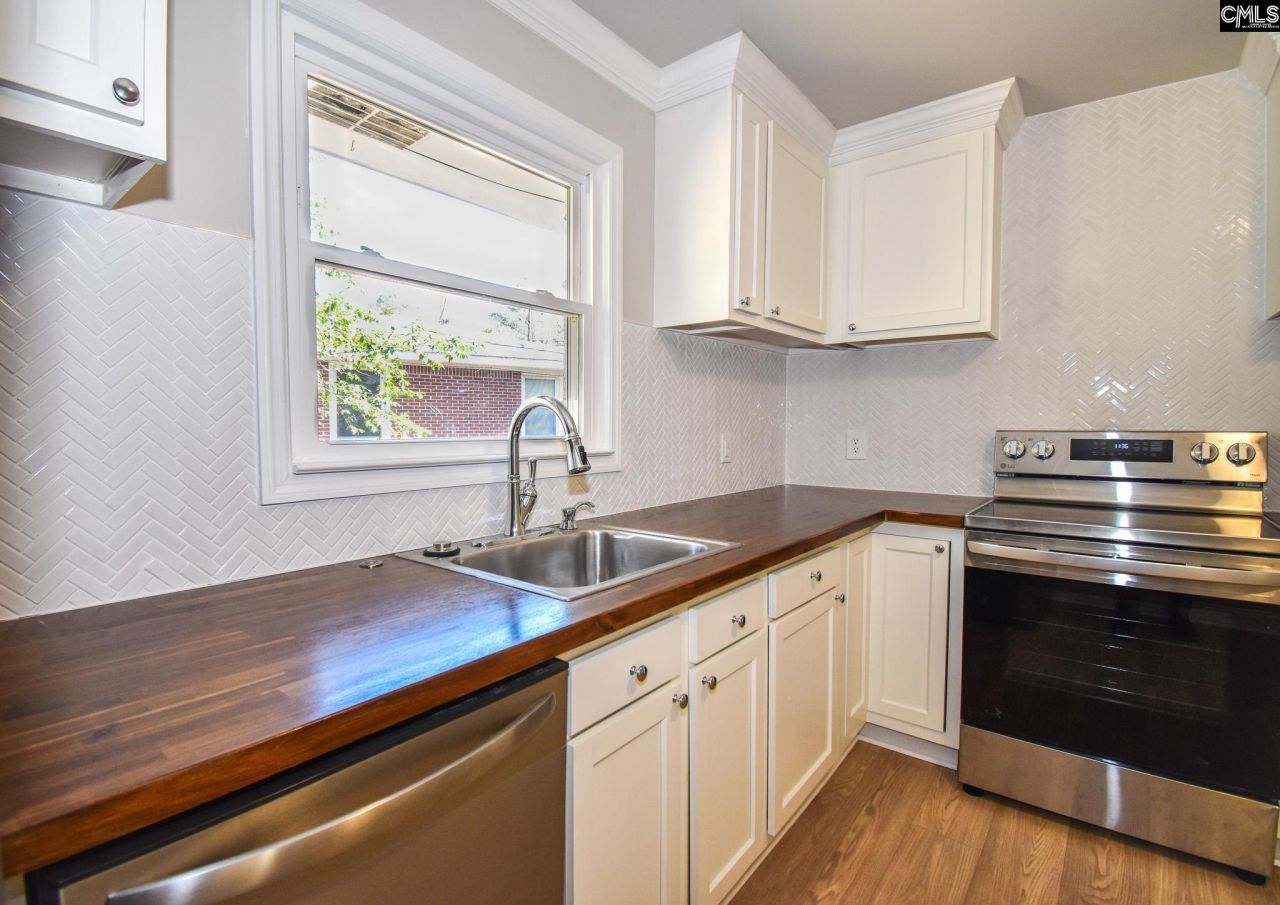 5400 Pinestraw Road Photo 16