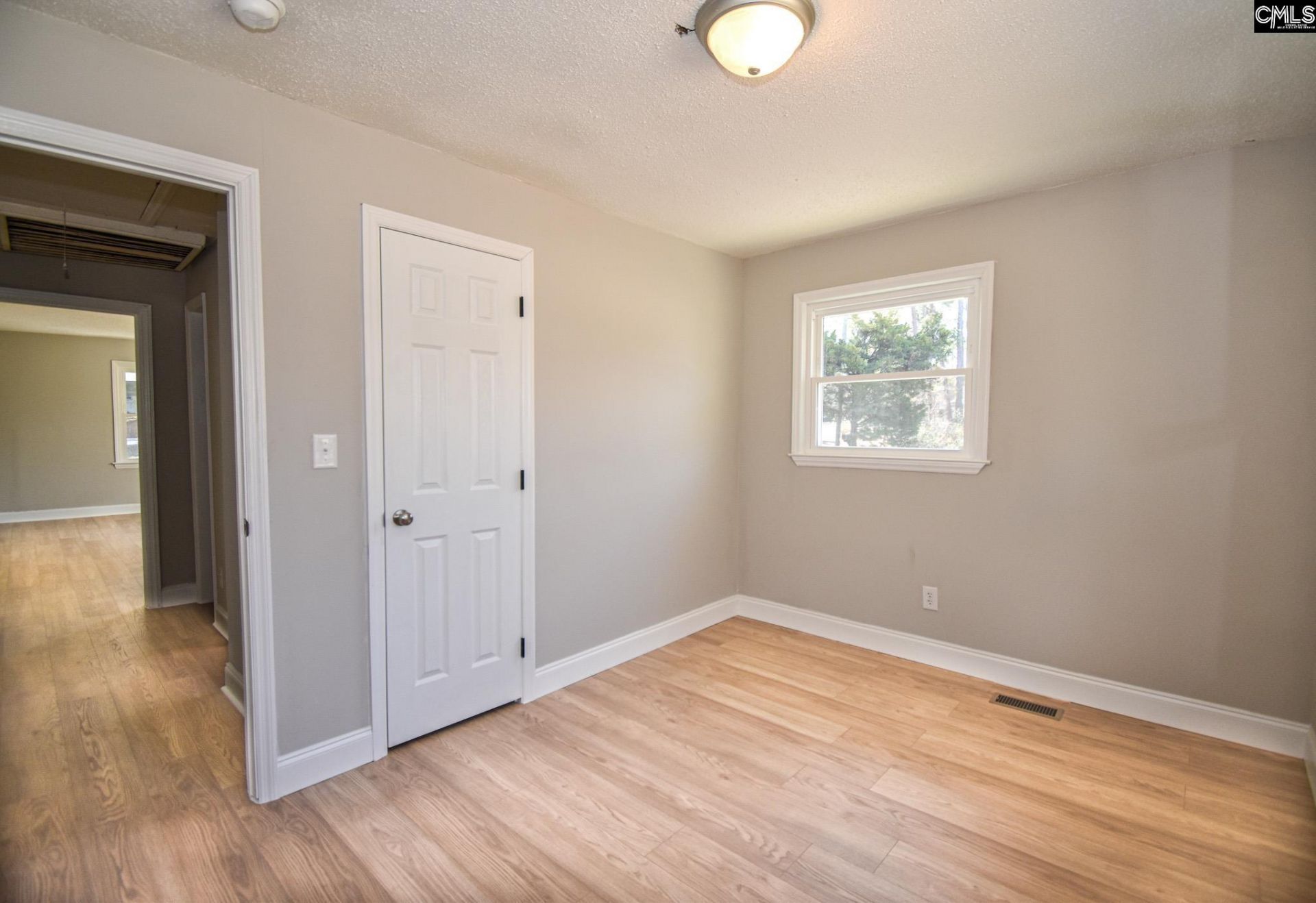 5400 Pinestraw Road Photo 17