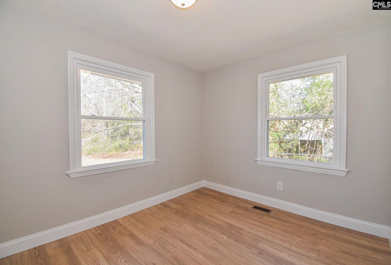 5400 Pinestraw Road Photo 27