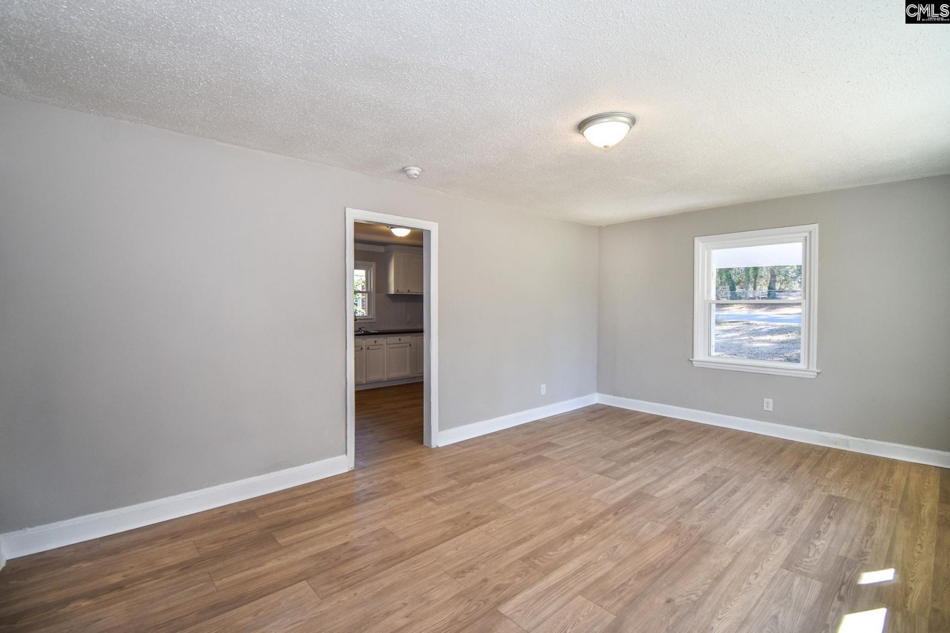 5400 Pinestraw Road Photo 4
