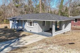 5400 Pinestraw Road photo 4