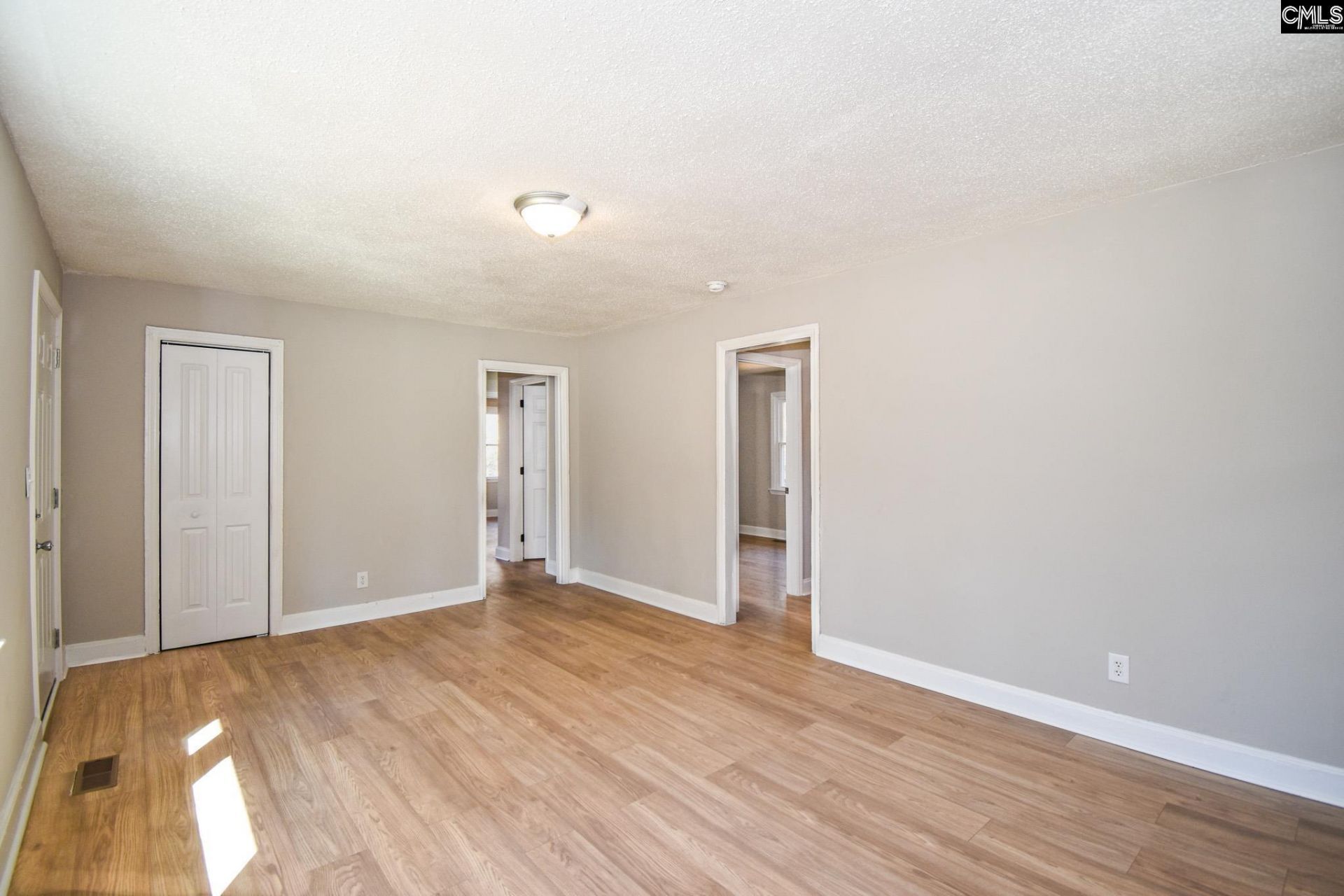 5400 Pinestraw Road Photo 6