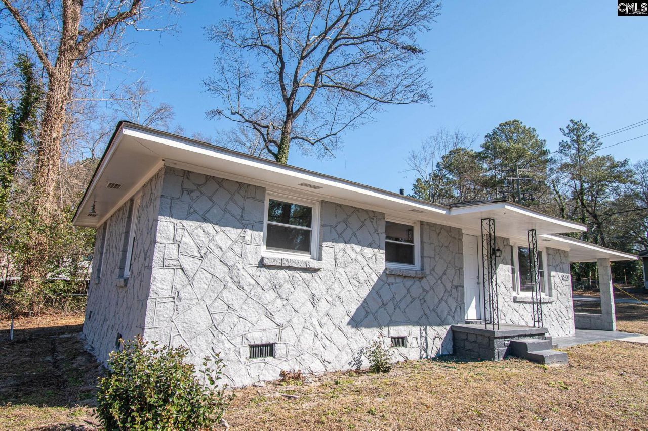 5400 Pinestraw Road Photo 7