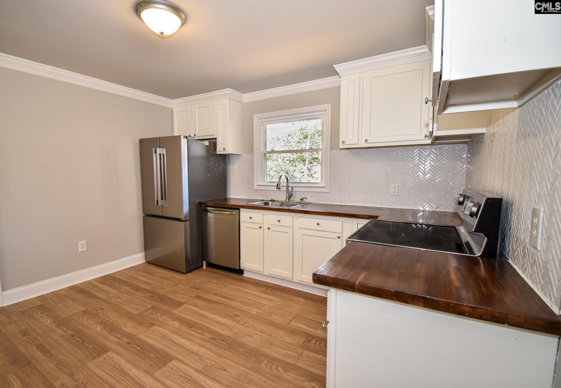 5400 Pinestraw Road Photo 8