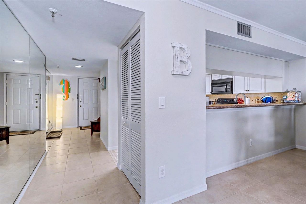 18400 Gulf Boulevard, Unit 1302, Indian Shores, FL 33785 Photo