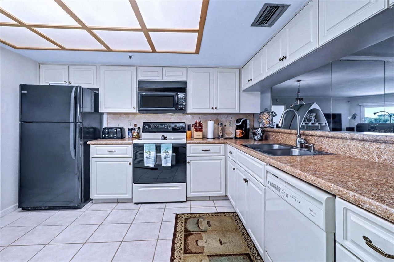 18400 Gulf Boulevard, Unit 1302, Indian Shores, FL 33785 Photo