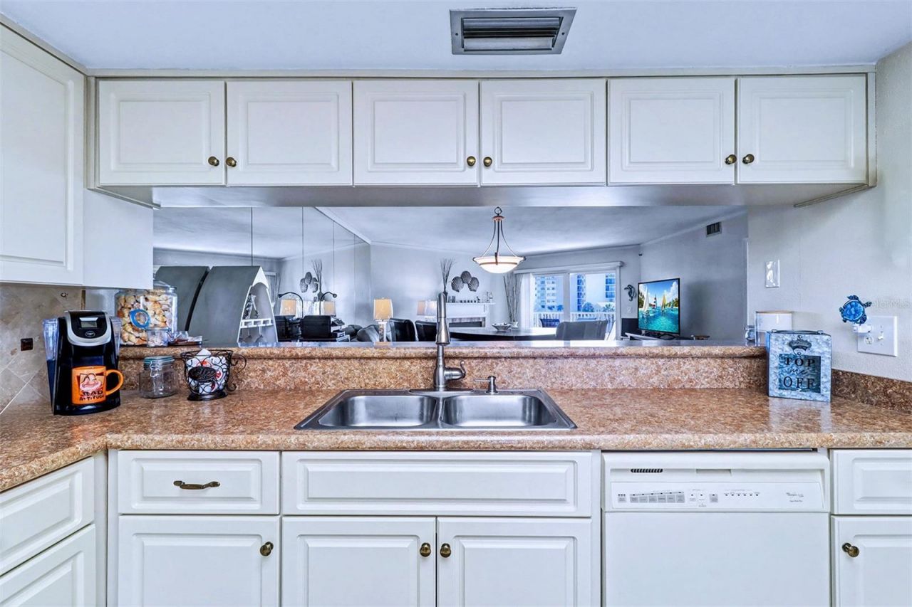 18400 Gulf Boulevard, Unit 1302, Indian Shores, FL 33785 Photo