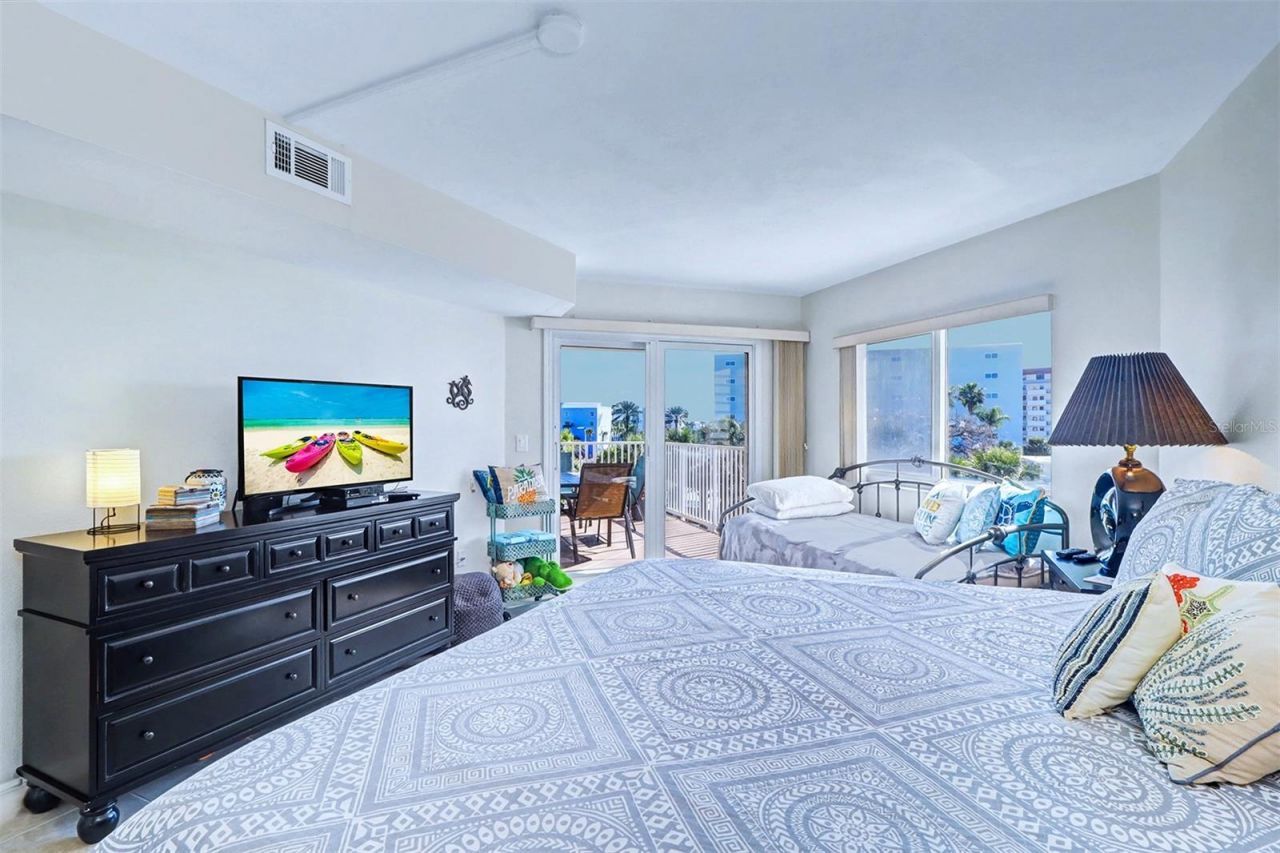 18400 Gulf Boulevard, Unit 1302, Indian Shores, FL 33785 Photo