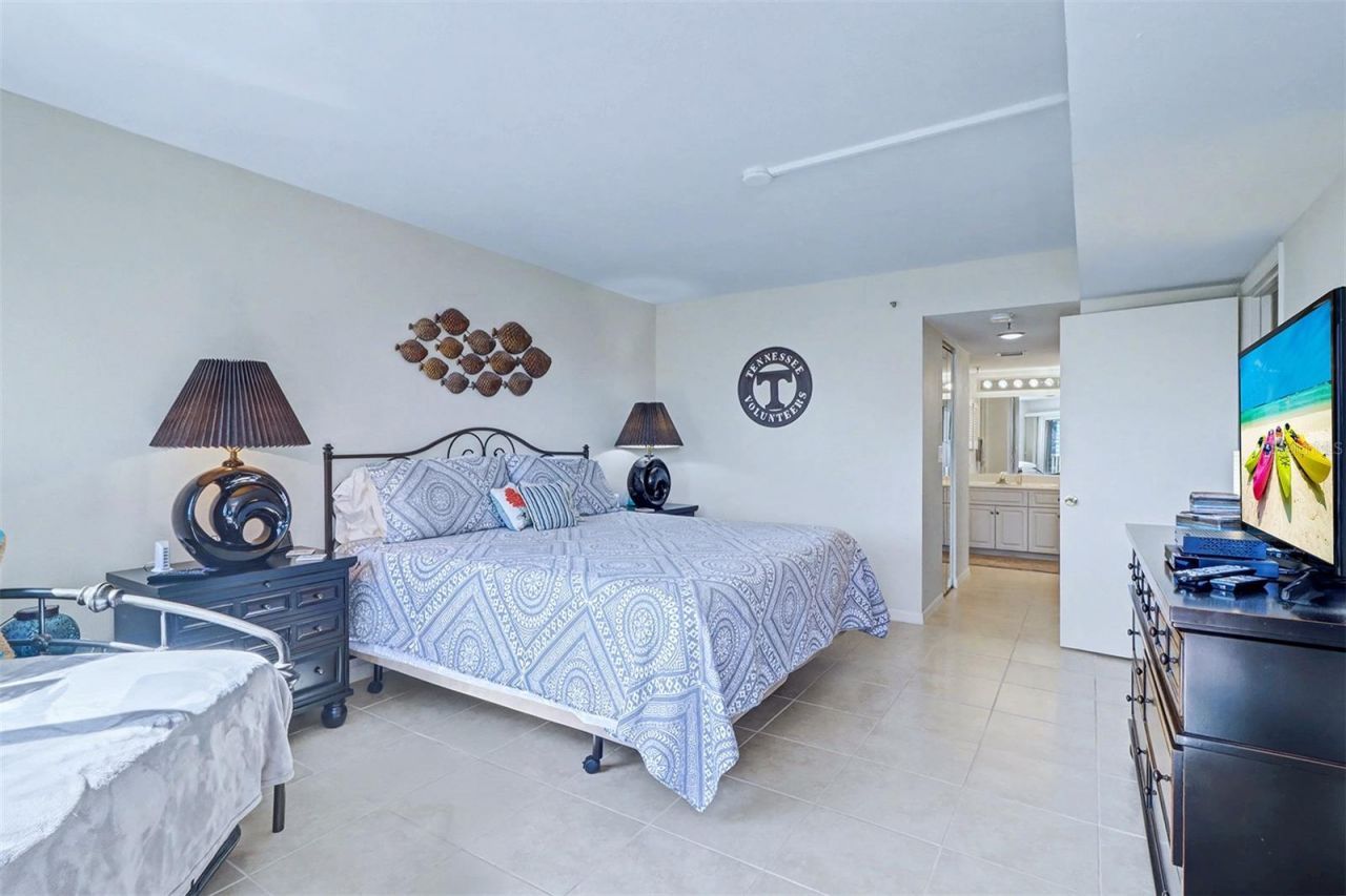 18400 Gulf Boulevard, Unit 1302, Indian Shores, FL 33785 Photo
