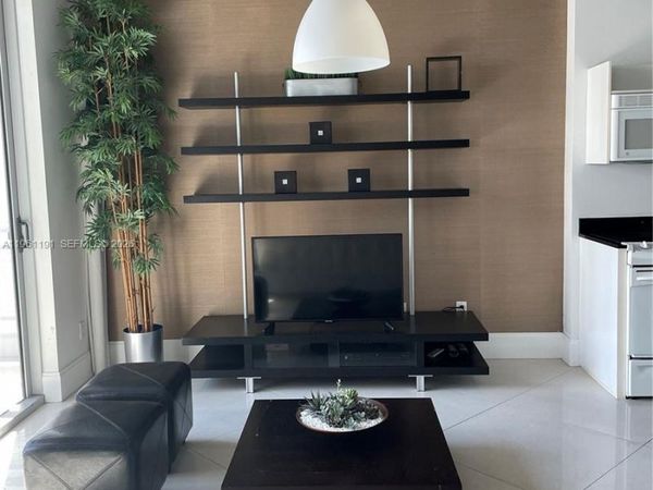 690 SW 1st Ct, Unit 1021, Miami, FL 33130