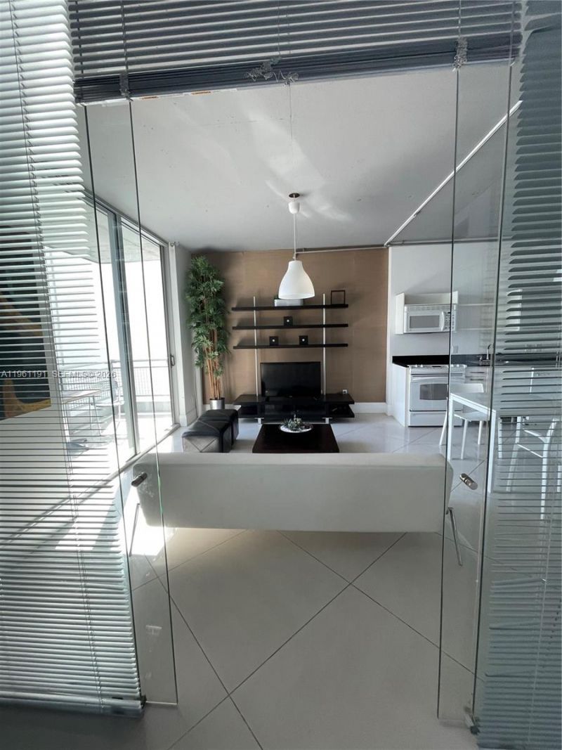 690 SW 1st Ct, Unit 1021, Miami, FL 33130 Photo