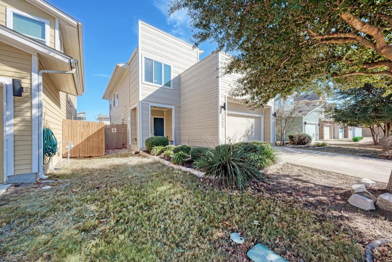 5305 Ingersoll Ln S, Austin, TX 78744 Main Photo