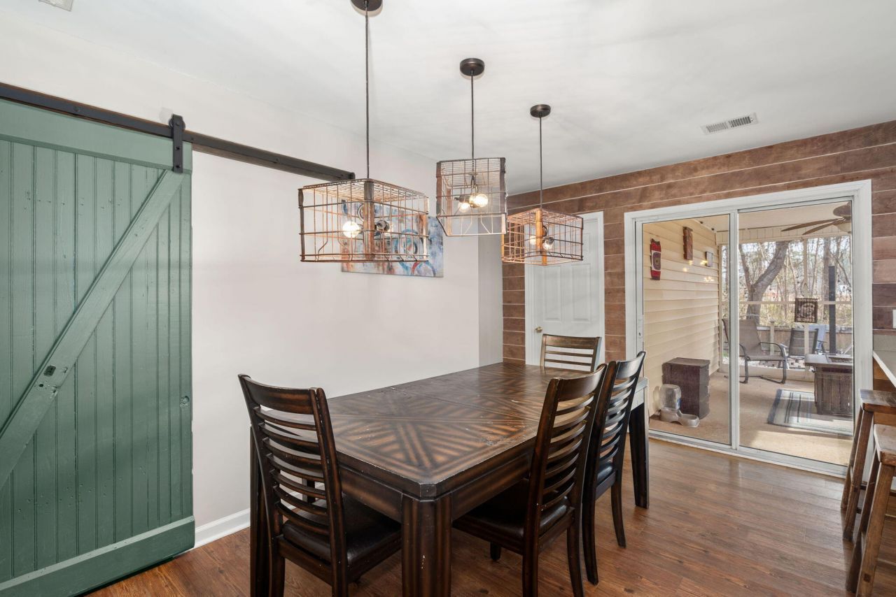 330 Aberdeen Circle Photo 11