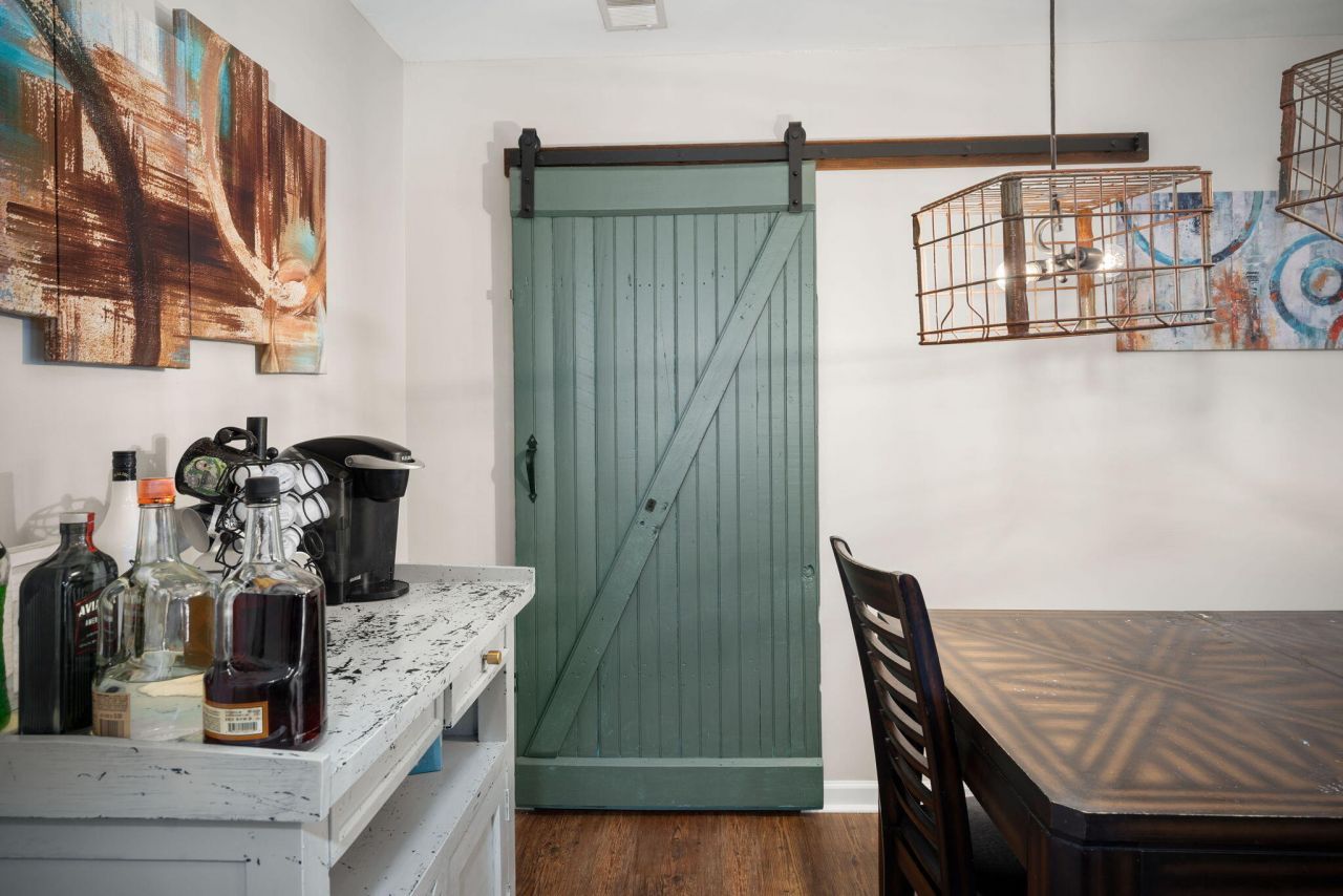 330 Aberdeen Circle Photo 12