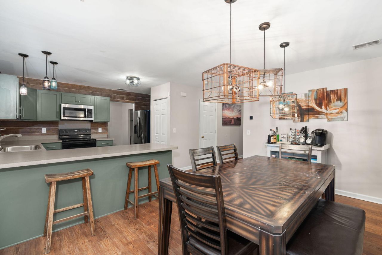 330 Aberdeen Circle Photo 13