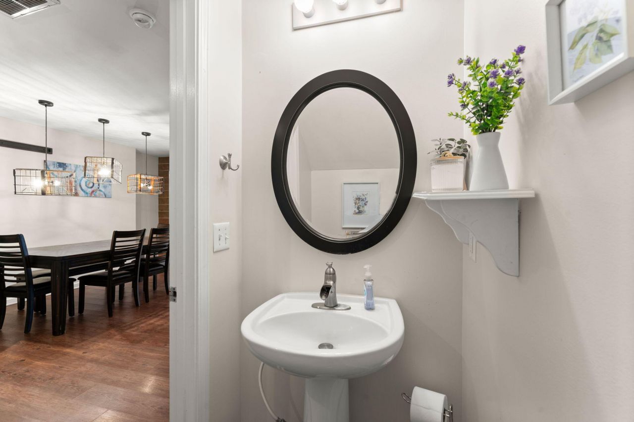 330 Aberdeen Circle Photo 14