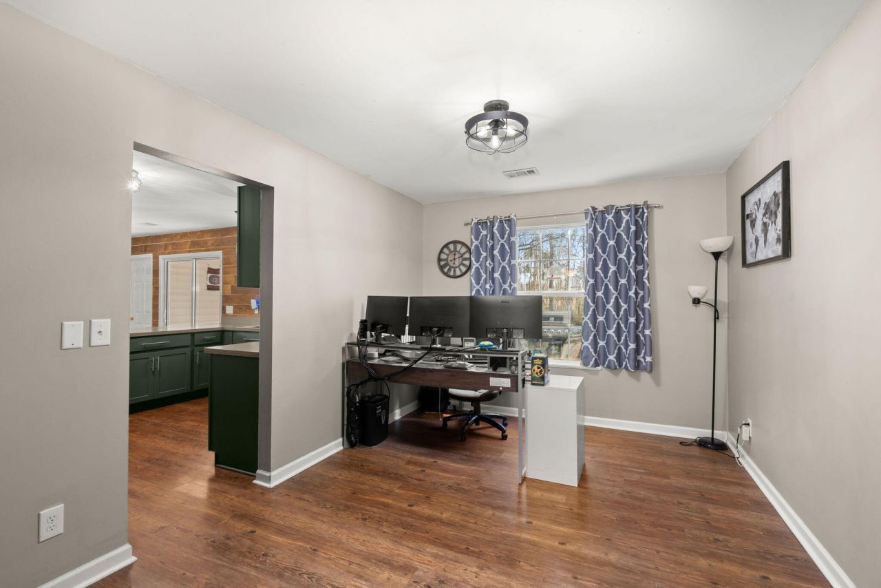 330 Aberdeen Circle Photo 15