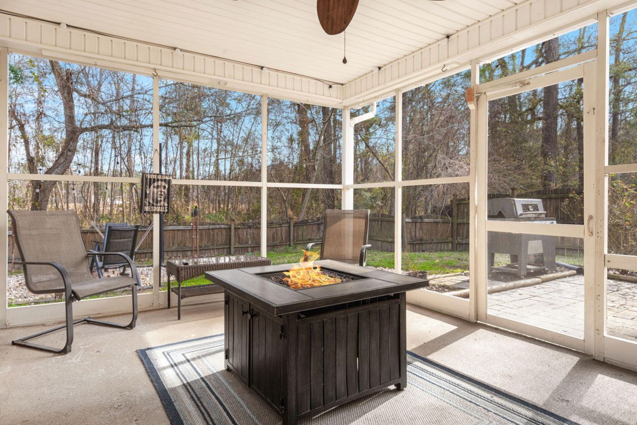 330 Aberdeen Circle Photo 32