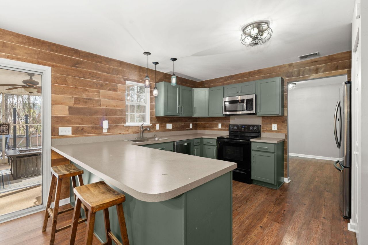 330 Aberdeen Circle Photo 7