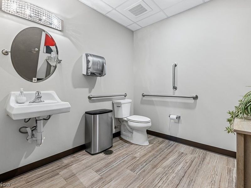 18820 Bagley Road, Middleburg Heights, OH 44130 Photo 22