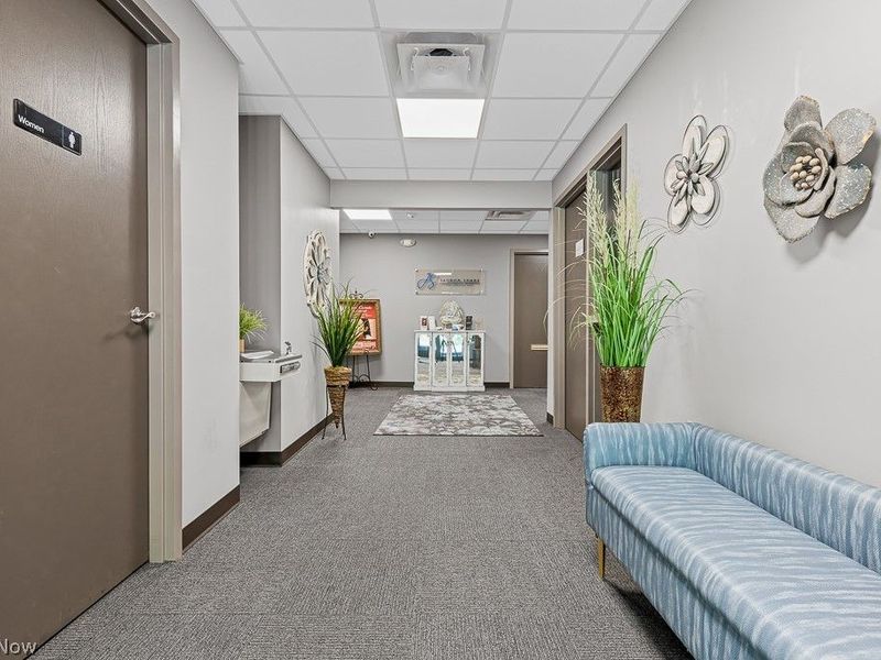 18820 Bagley Road, Middleburg Heights, OH 44130 Photo 32