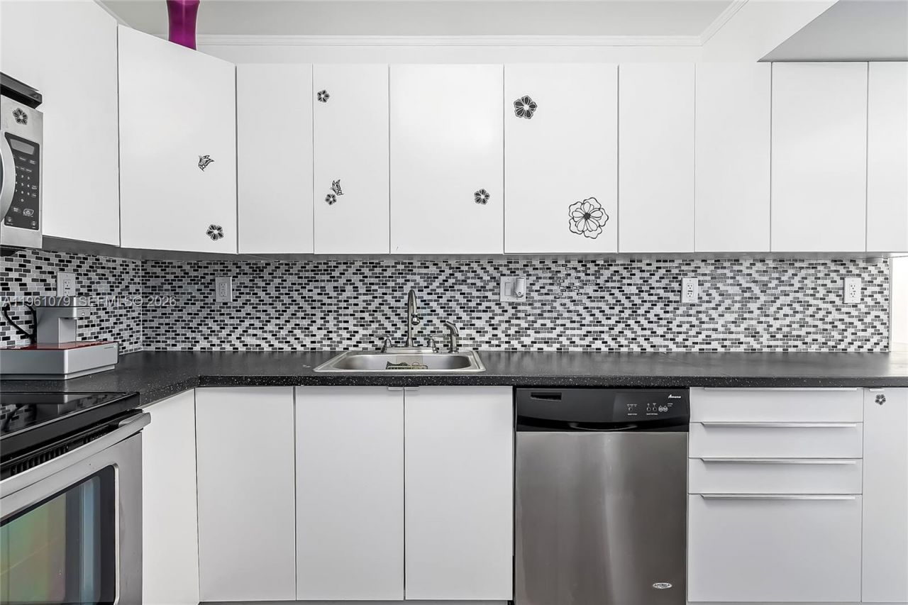 1833 S Ocean Dr, Unit 1407, Hallandale Beach, FL 33009 Photo