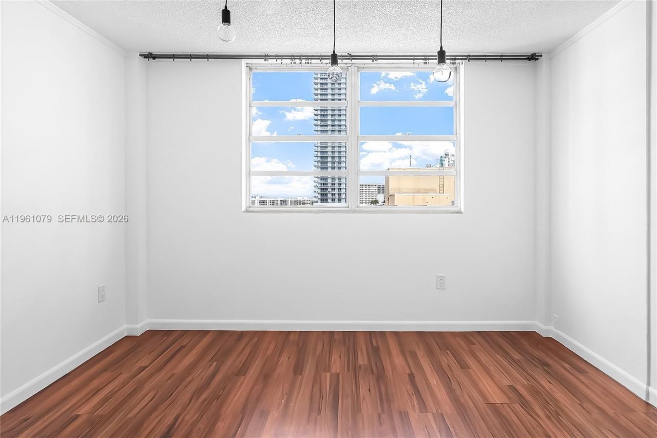 1833 S Ocean Dr, Unit 1407, Hallandale Beach, FL 33009 Photo