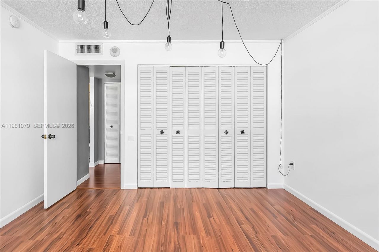 1833 S Ocean Dr, Unit 1407, Hallandale Beach, FL 33009 Photo