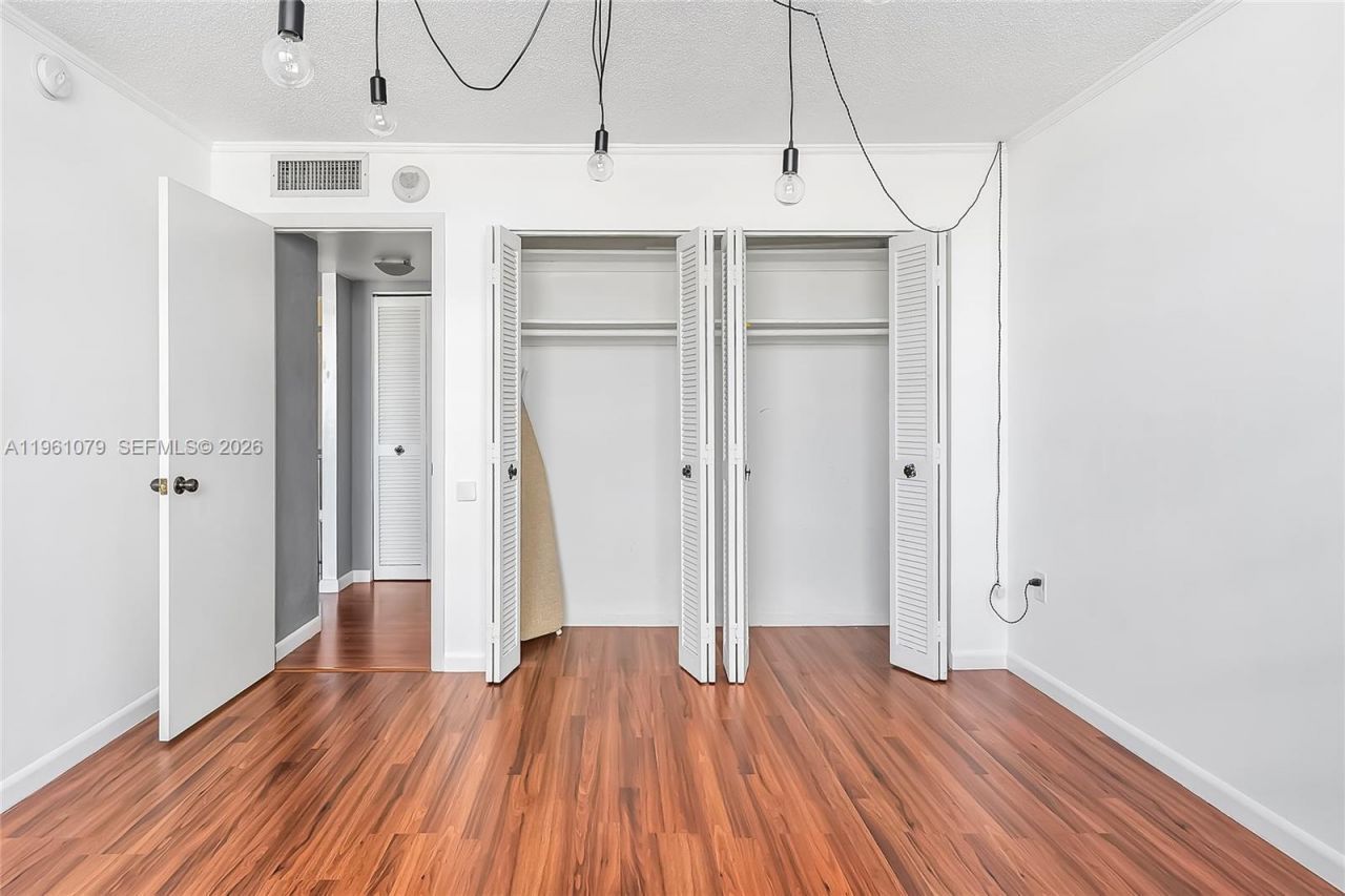 1833 S Ocean Dr, Unit 1407, Hallandale Beach, FL 33009 Photo