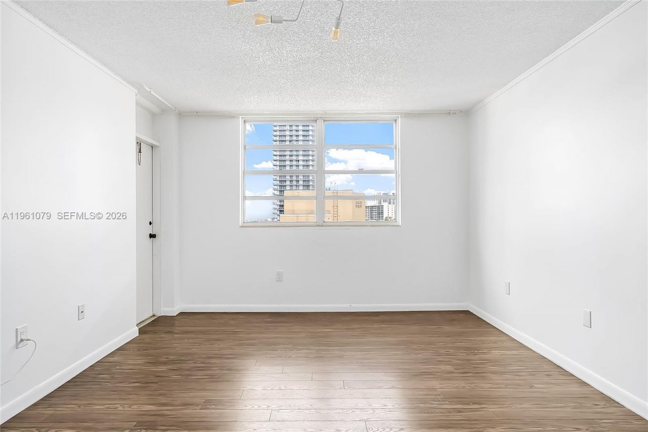 1833 S Ocean Dr, Unit 1407, Hallandale Beach, FL 33009 Photo