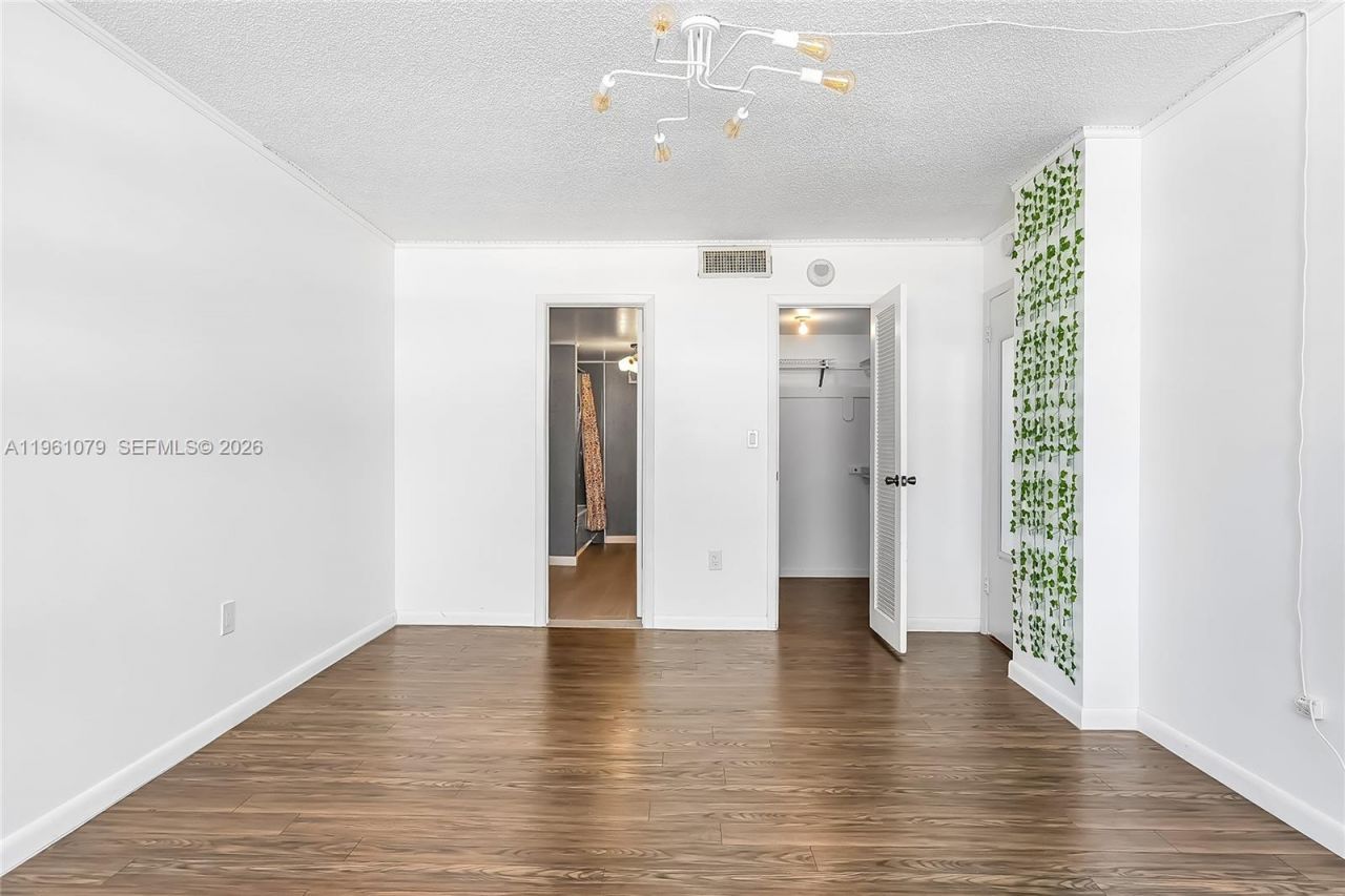 1833 S Ocean Dr, Unit 1407, Hallandale Beach, FL 33009 Photo