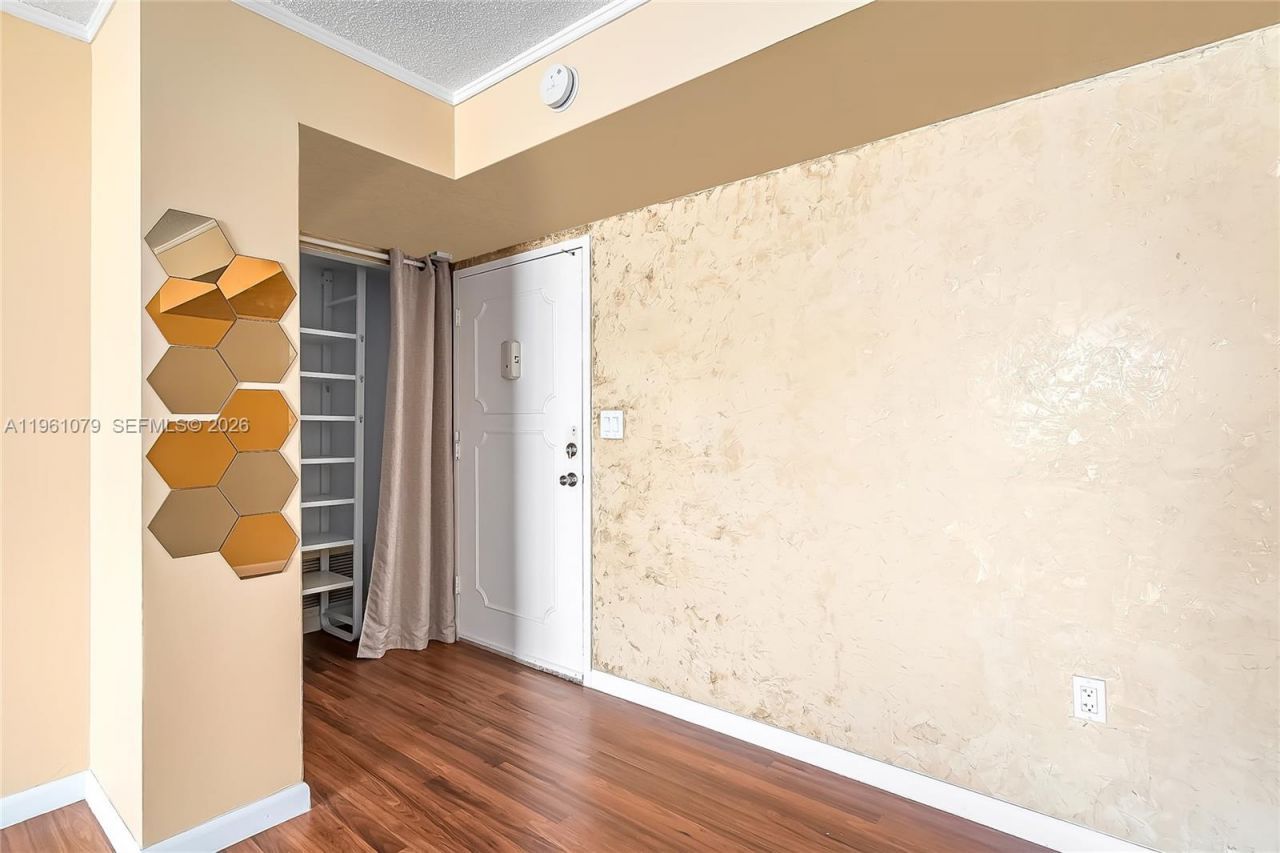 1833 S Ocean Dr, Unit 1407, Hallandale Beach, FL 33009 Photo