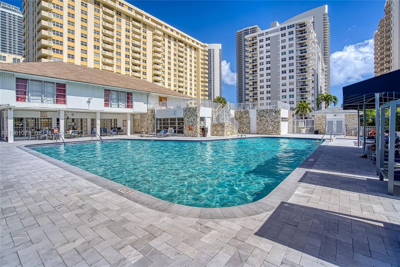 1833 S Ocean Dr, Unit 1407, Hallandale Beach, FL 33009 Photo