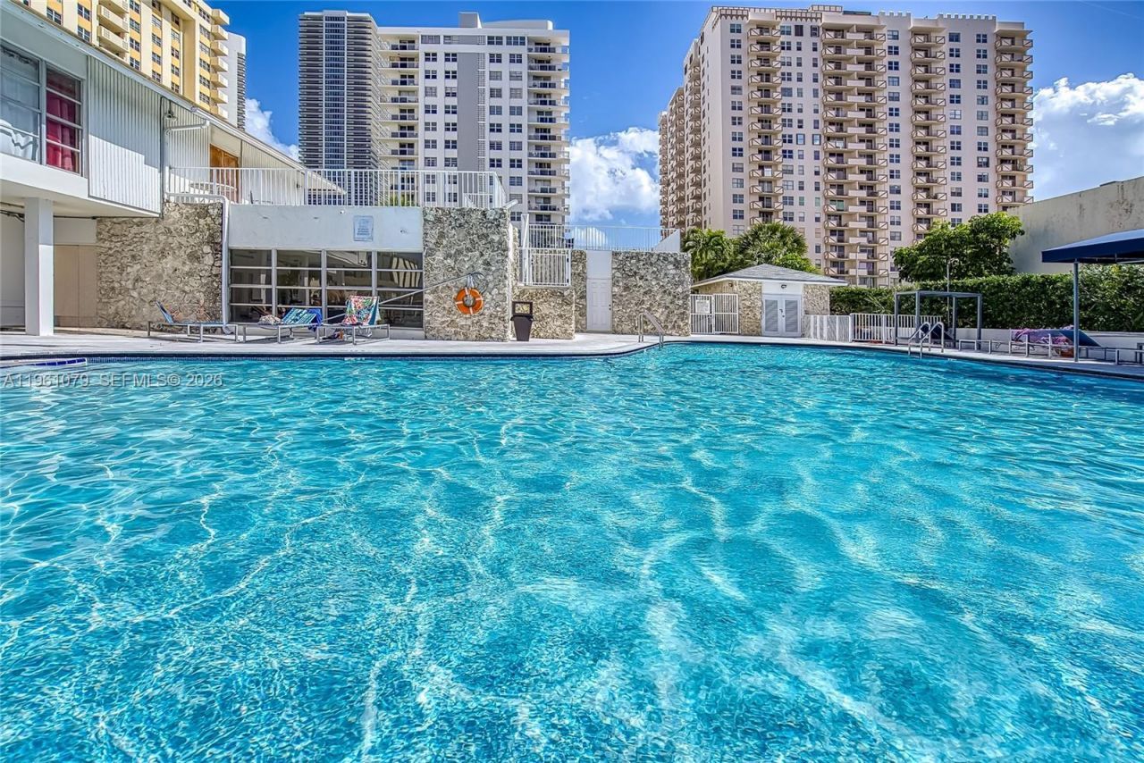 1833 S Ocean Dr, Unit 1407, Hallandale Beach, FL 33009 Photo