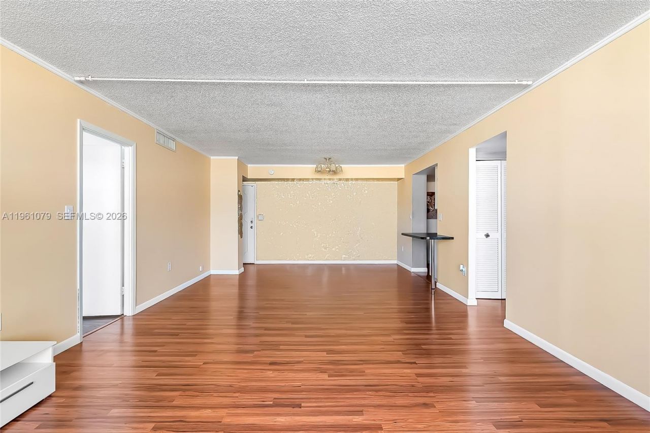 1833 S Ocean Dr, Unit 1407, Hallandale Beach, FL 33009 Photo