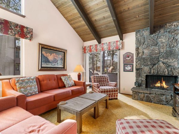 57057 Tennis Village Lane, Sunriver, OR 97707