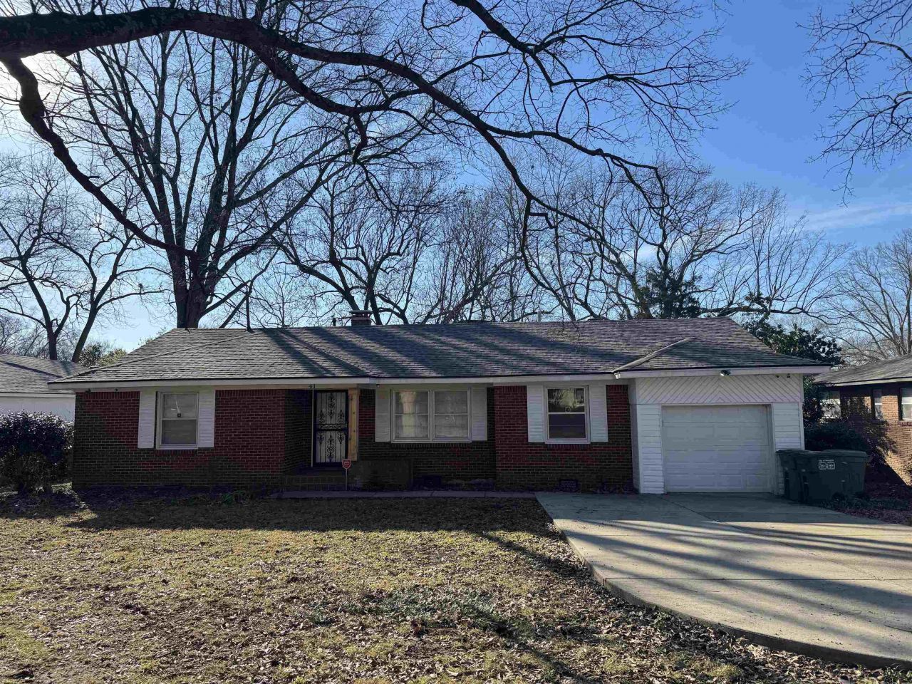 41 W Bendel Cir, Memphis, TN 38117 Main Photo