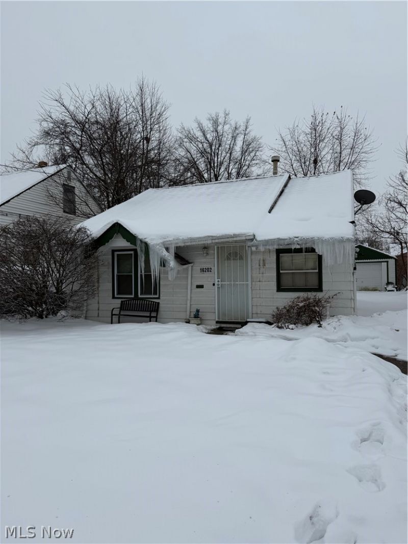16202 Harvard Avenue, Cleveland, OH 44128 Main Photo