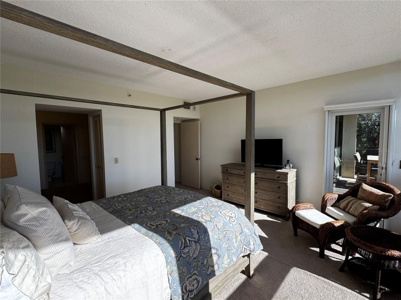 1085 Gulf Of Mexico Drive, Unit 205, Longboat Key, FL 34228 Photo