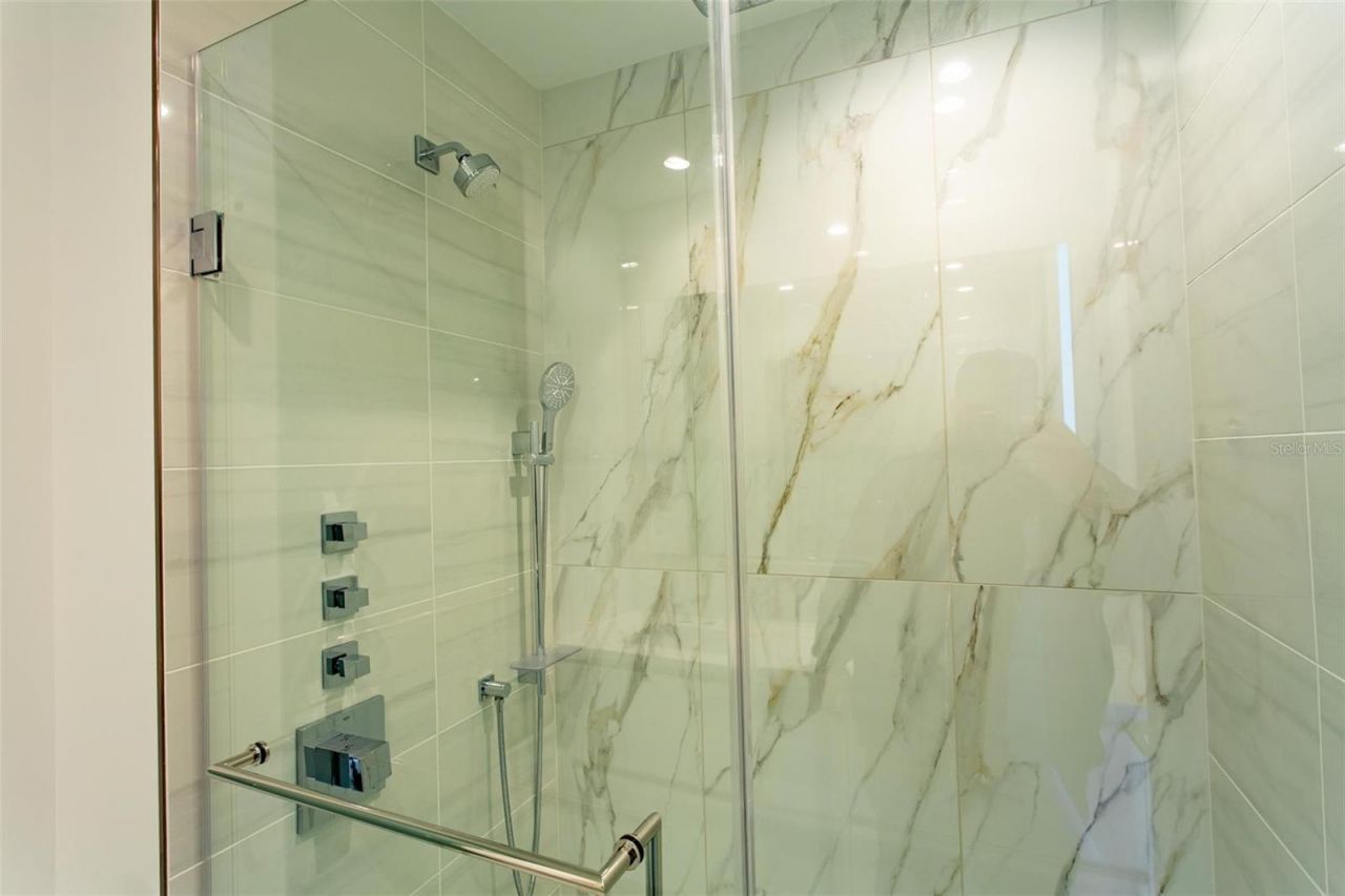 400 Central Avenue, Unit 1008, Saint Petersburg, FL 33701 Photo